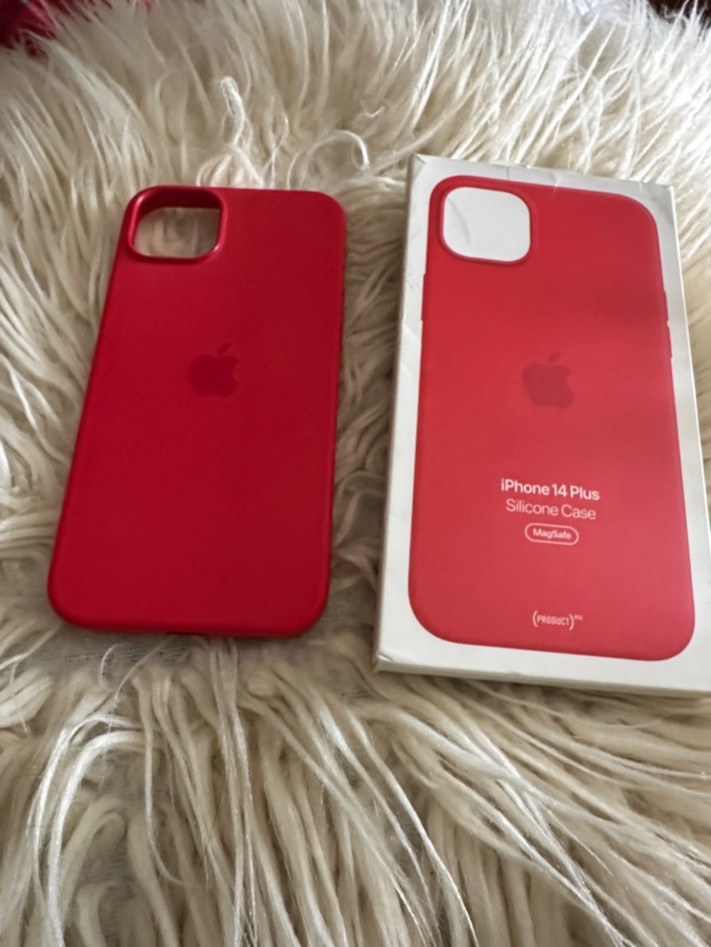Apple (PRODUCT)RED Silicone Case for iPhone 14 Plus - Red